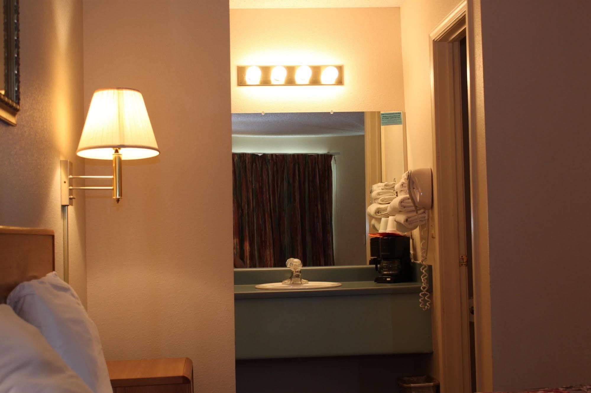 Regency Inn 유레카 스프링스 외부 사진
