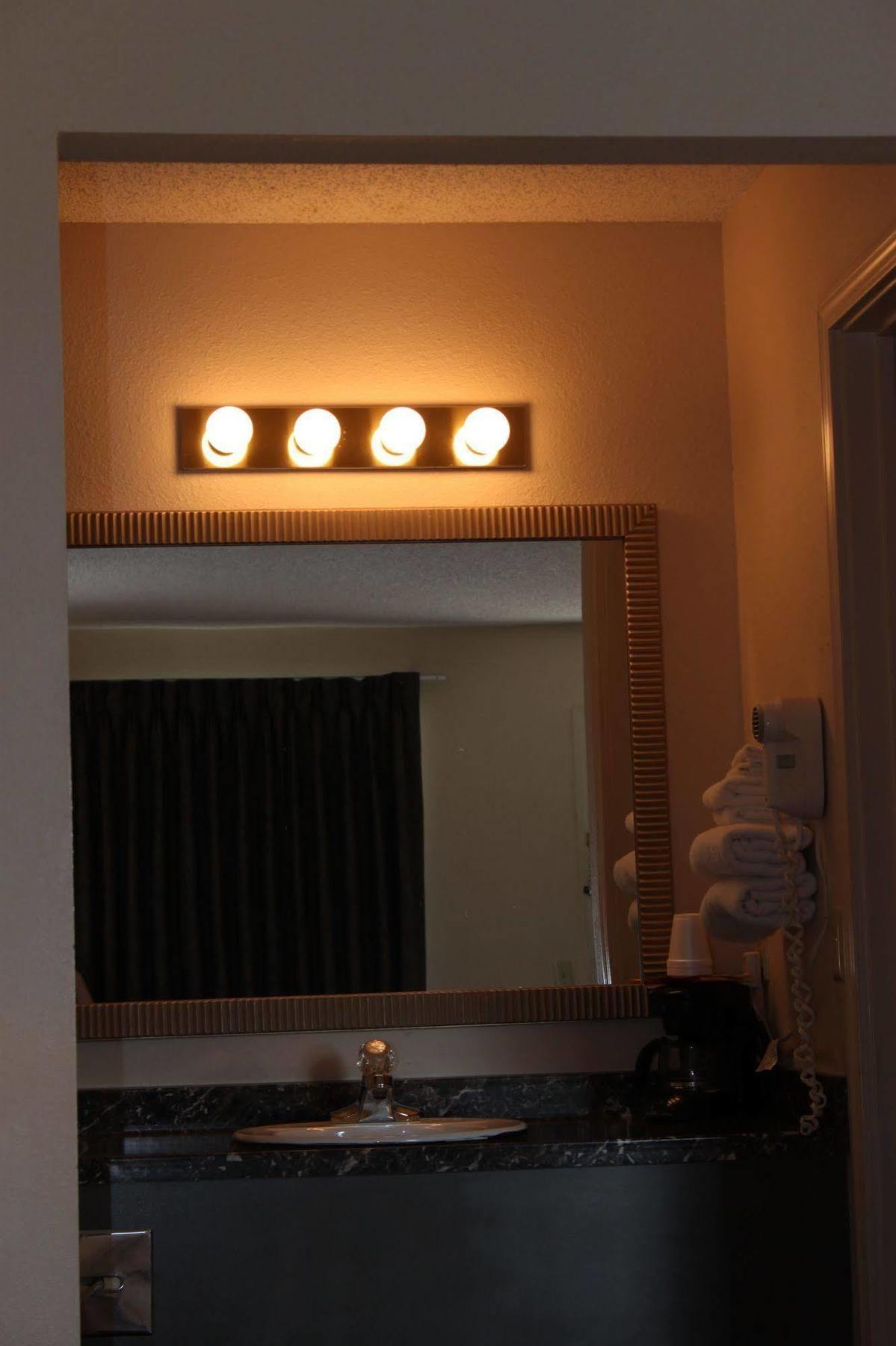 Regency Inn 유레카 스프링스 외부 사진